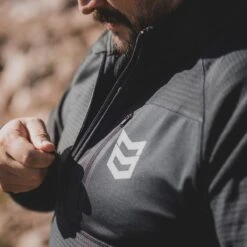 MID-MOUNTAIN GRID FLEECE 1/4 ZIP 21 MID-MOUNTAIN GRID FLEECE 1/4 ZIP -Mtn Ops Shop MidMountain1 4Zip lifestyle 4