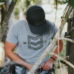 PENNANT TEE -Mtn Ops Shop pennant teeshirt8205484301 677207